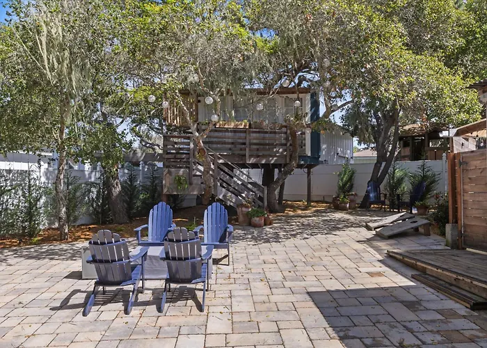 House Of Joy-Sleeps 12