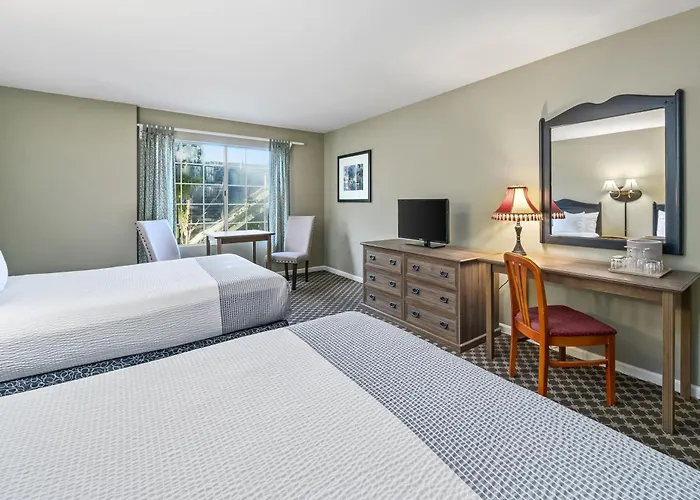 Cambria Pines Lodge